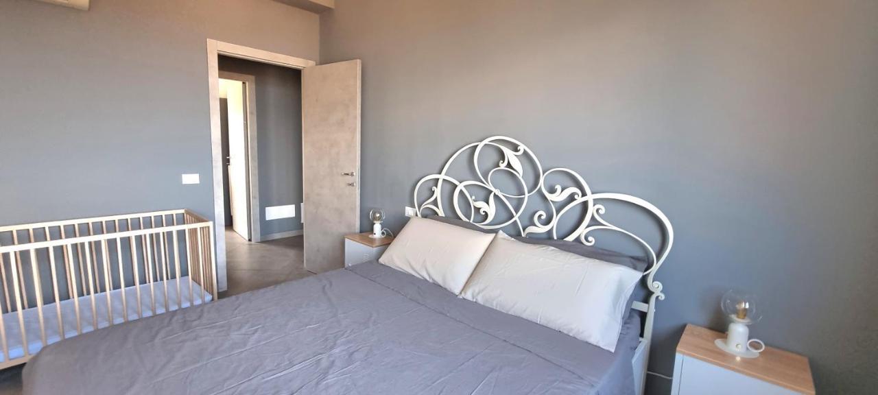 La Fenice Blu-By Goccia Di Lago Desenzano เดเซนซาโนเดลการ์ดา ภายนอก รูปภาพ